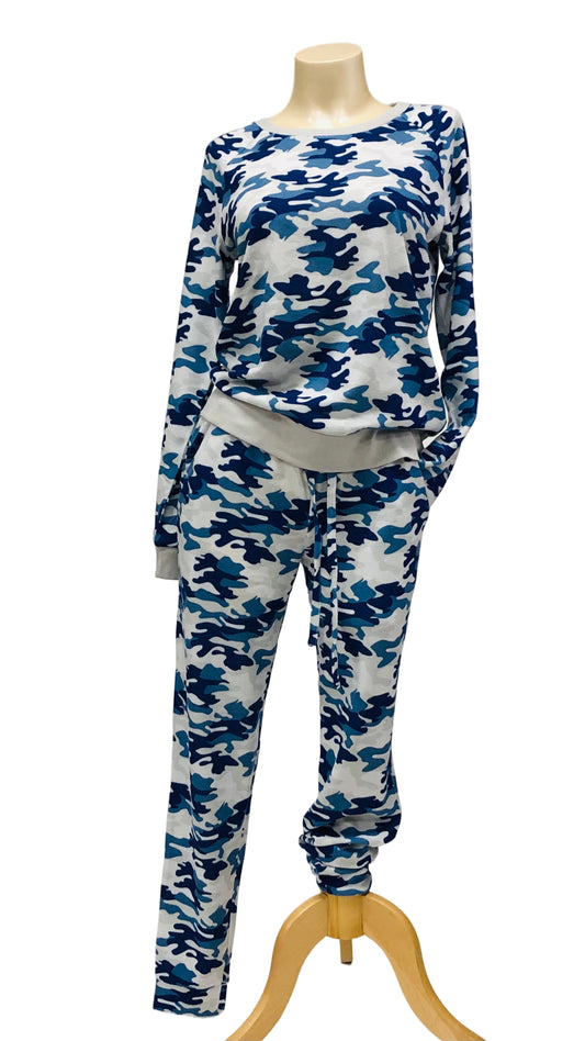 Blue and white camouflage long-sleeve top and pants on a mannequin against a white background