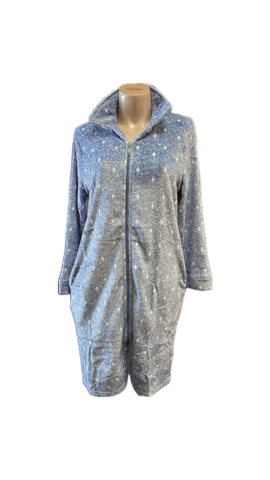 Zip robe with a diamond pattern