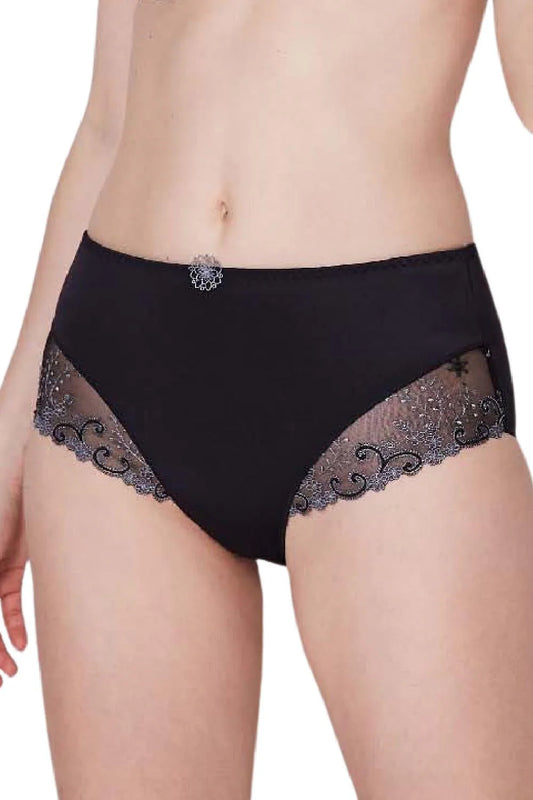 Simone Pérèle Delice Deep Full Brief