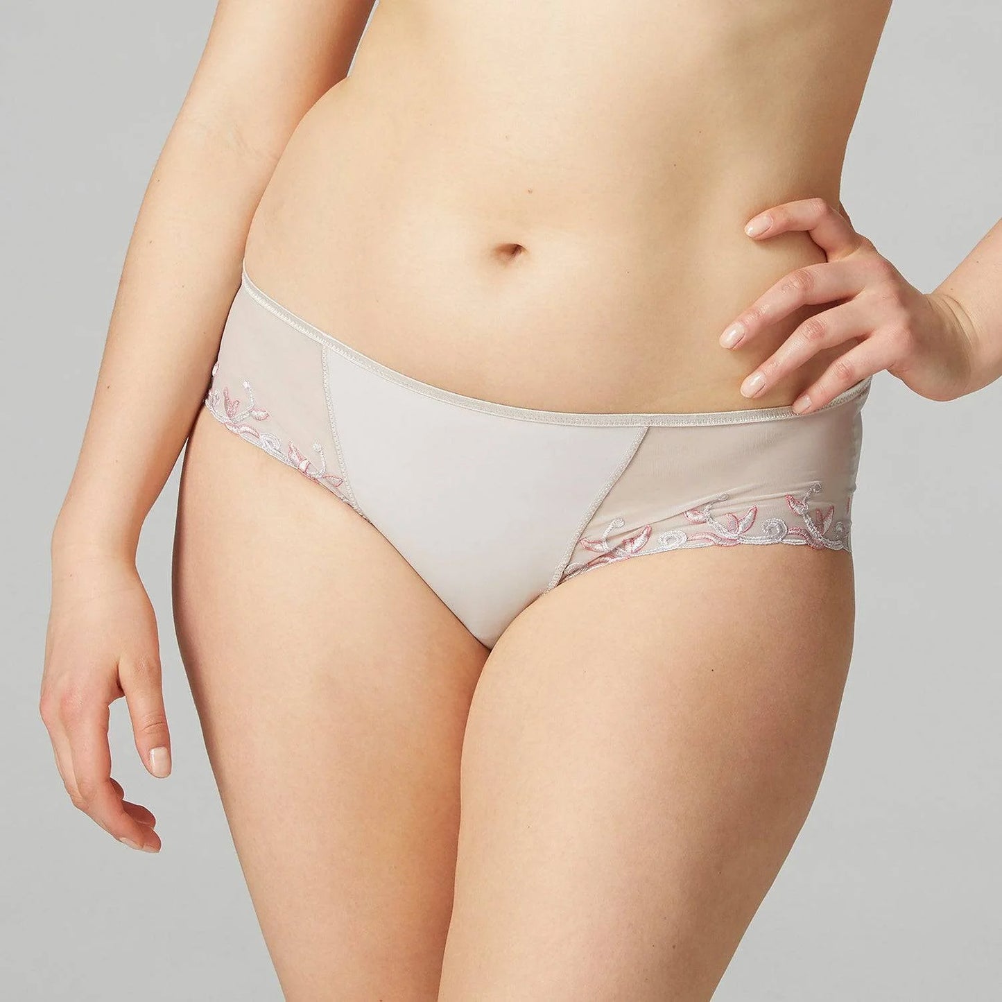 Simone Pérèle Andora Thong